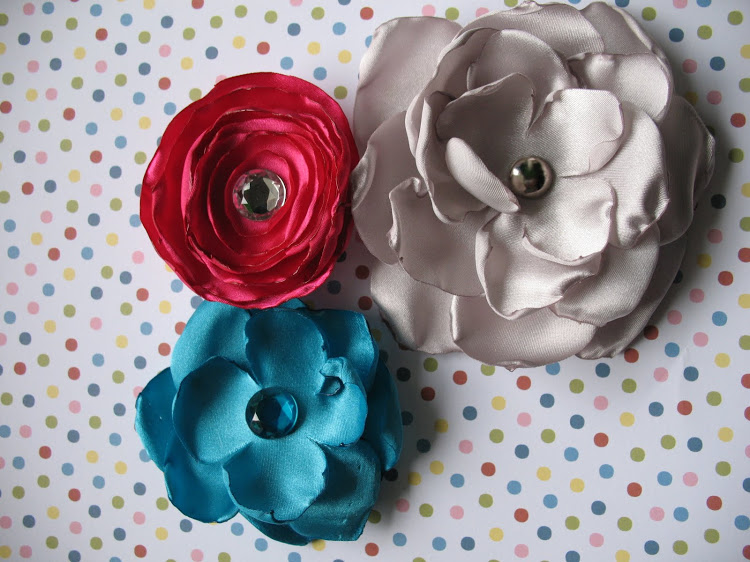 7 Easy Steps to Make a Gorgeous Satin Fabric Flowers