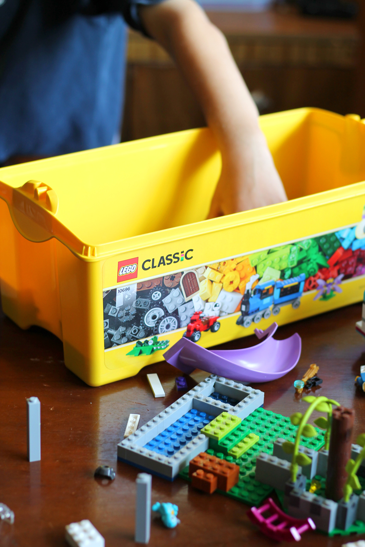 lego classic bucket