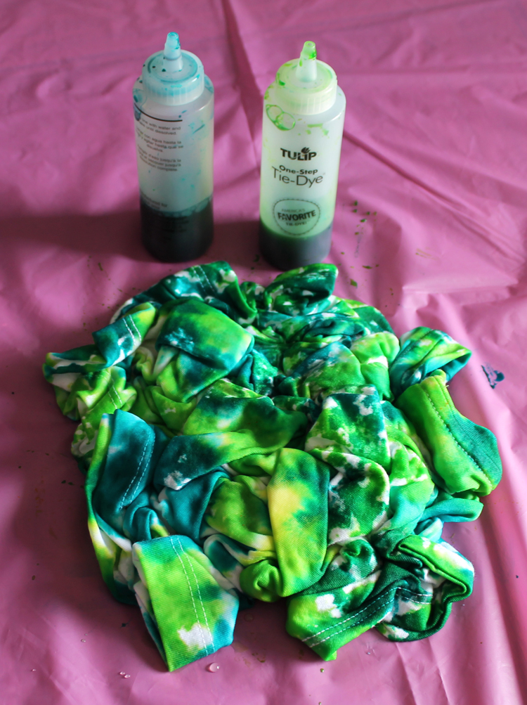 scrunch tie dye method