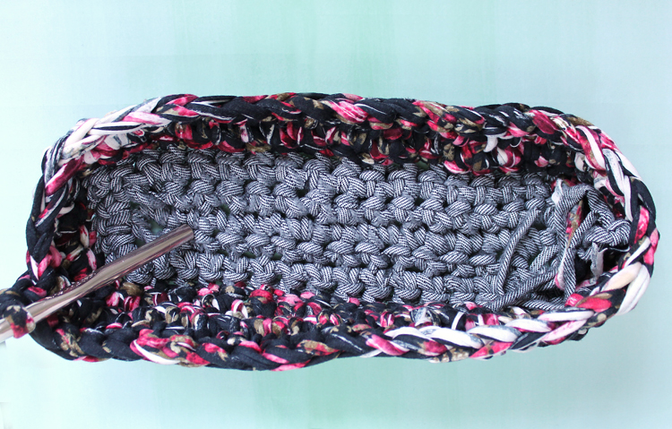 Stylish Crochet T-Shirt Yarn Bag