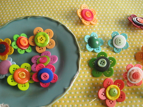 diy button flowers