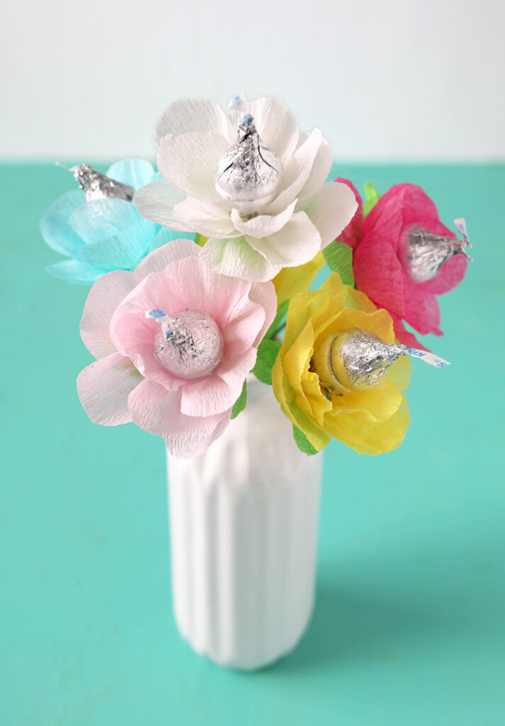 Wrapped Single Stem Paper Flower Rose -   Flower gift ideas, Flower  bouquet diy, Paper flowers