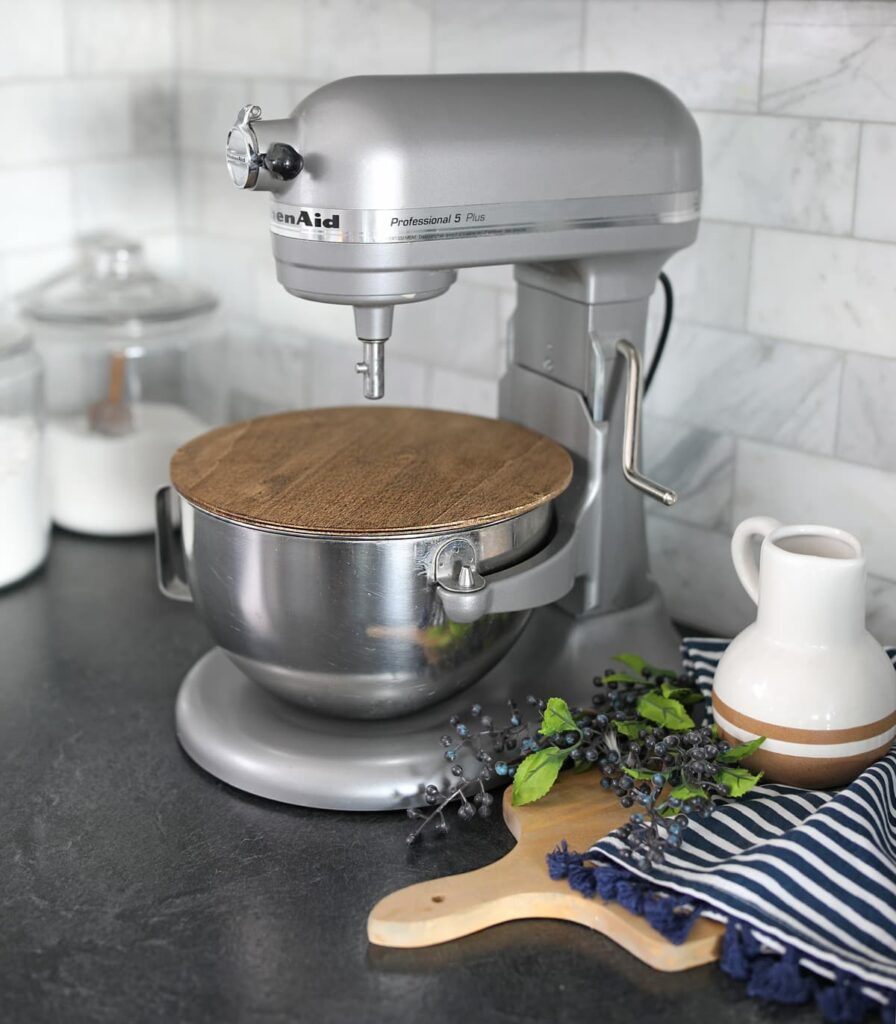 How to Make a KitchenAid Mixer Bowl Cover  Kitchen aid mixer, Kitchen aid,  Sewing projects for beginners