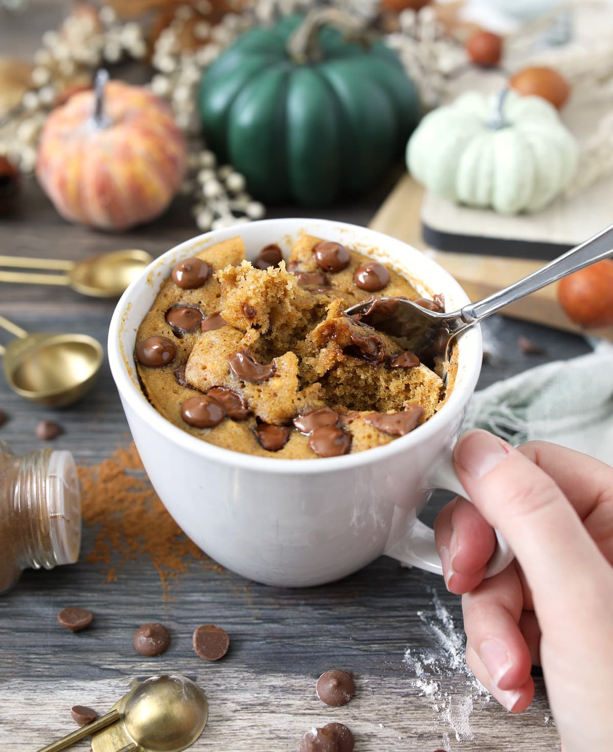 pumpkin chocolate chip mug cake