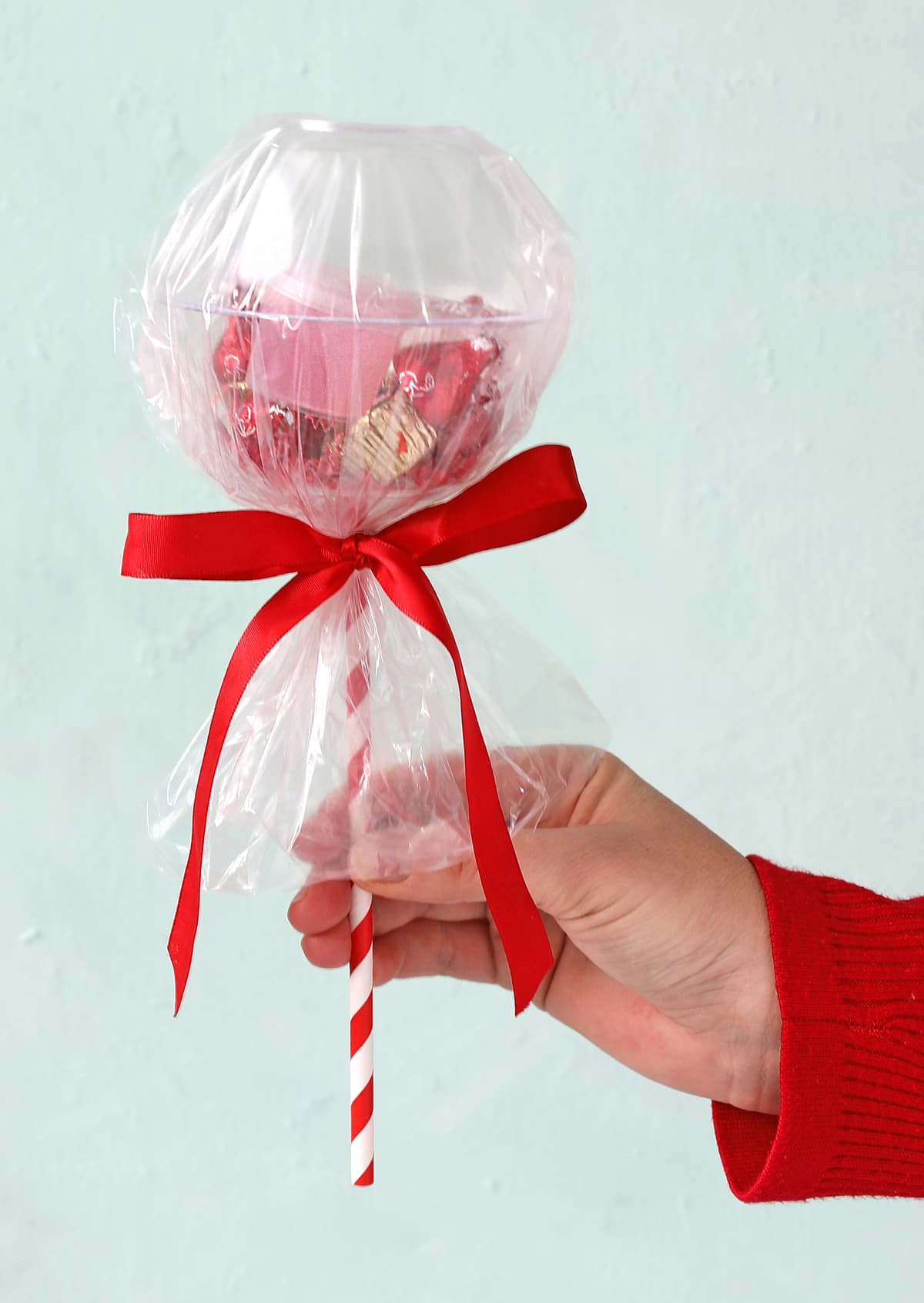 plastic bowl lollipops gift idea