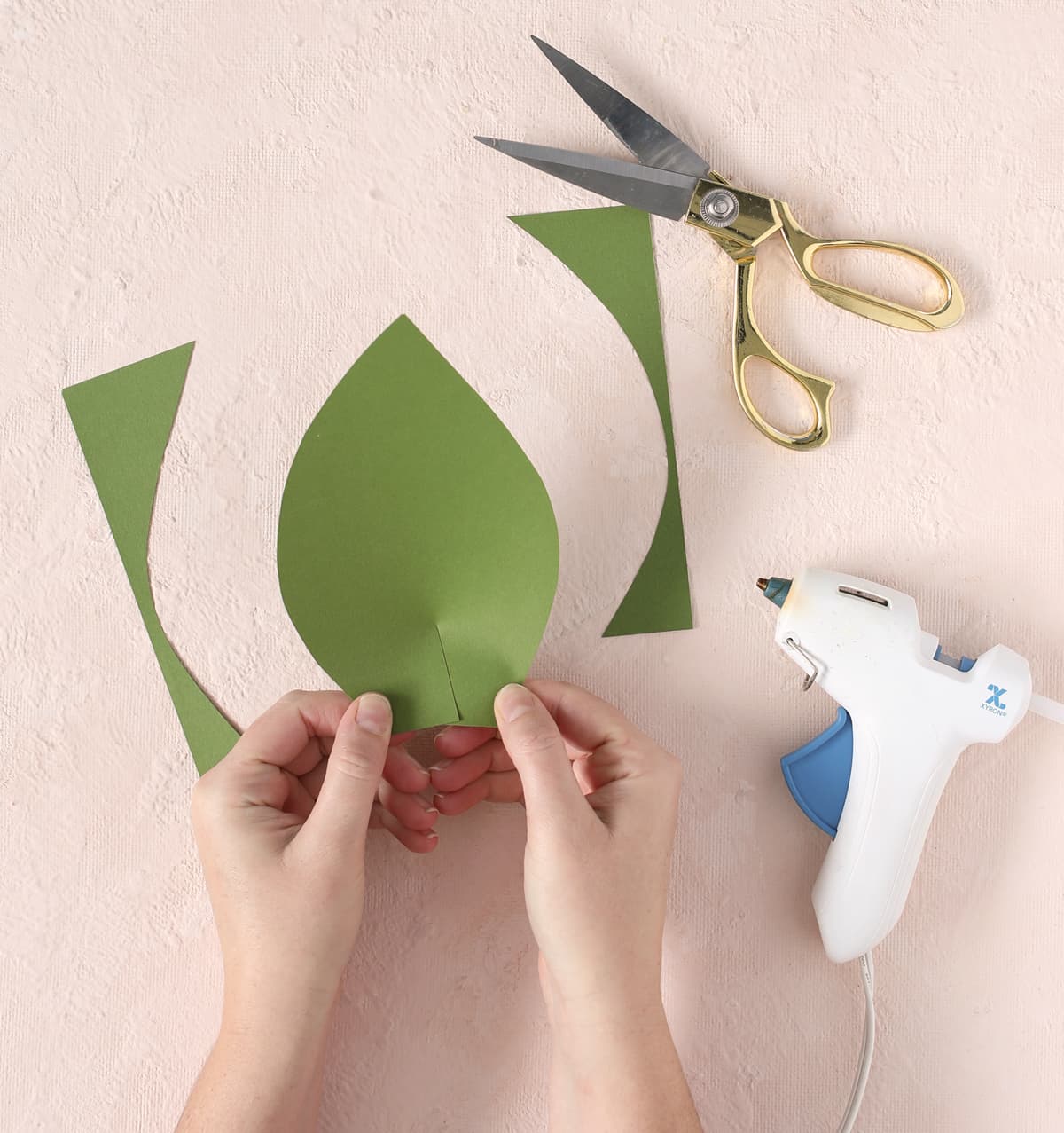 make a paper leaf